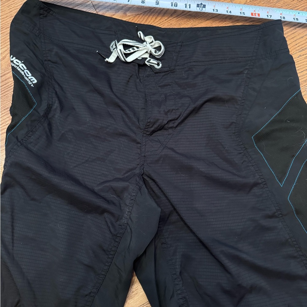 Volcom Black Board Shorts with Adjustable Drawstring MEN’s